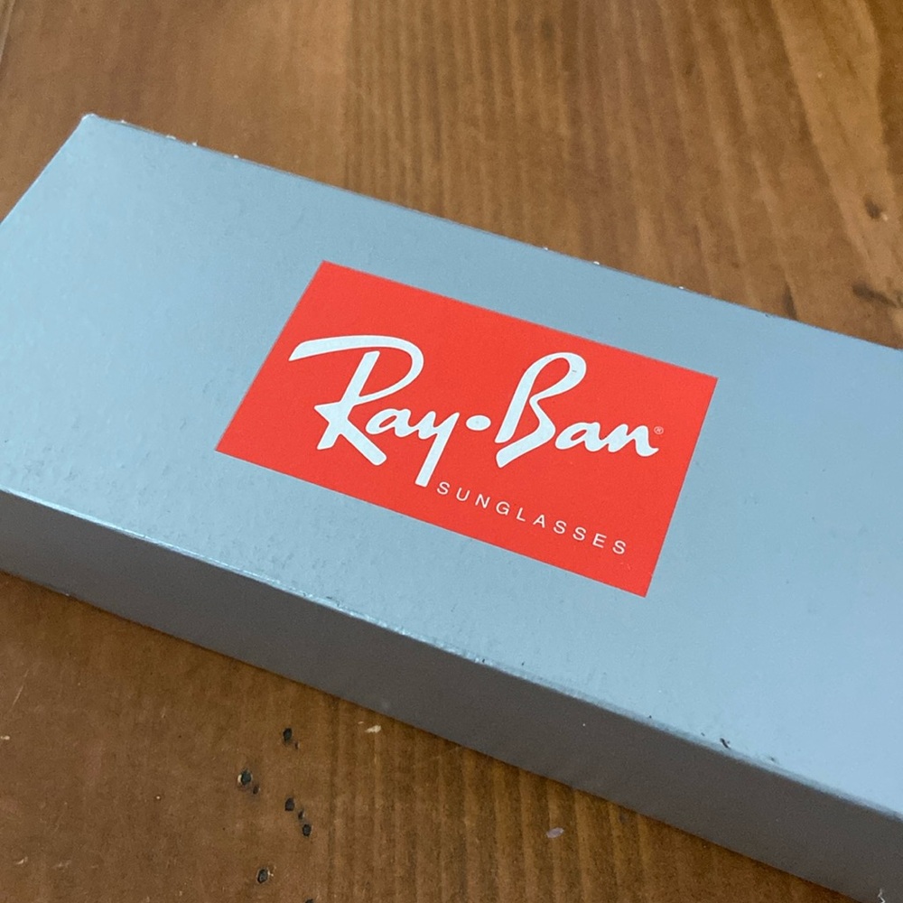 RAY-BAN Sunglasses.Polished Red Havana.G-15 Green. ORB4246 CLUBROUND